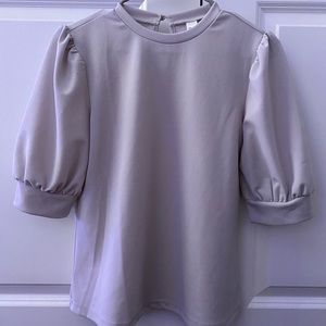 Puffy sleeve blouse